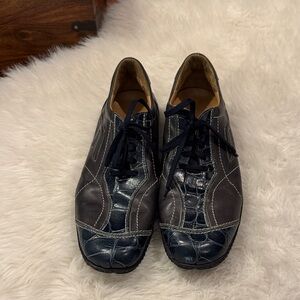 Dennis Italy Men's Navy/Gray Leather Sneakers Style Shoe Size 11 pre-owned.